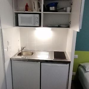 Studio accessibile ai disabili con letto king size